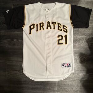 Roberto Clemente - Pittsburgh Pirates jersey